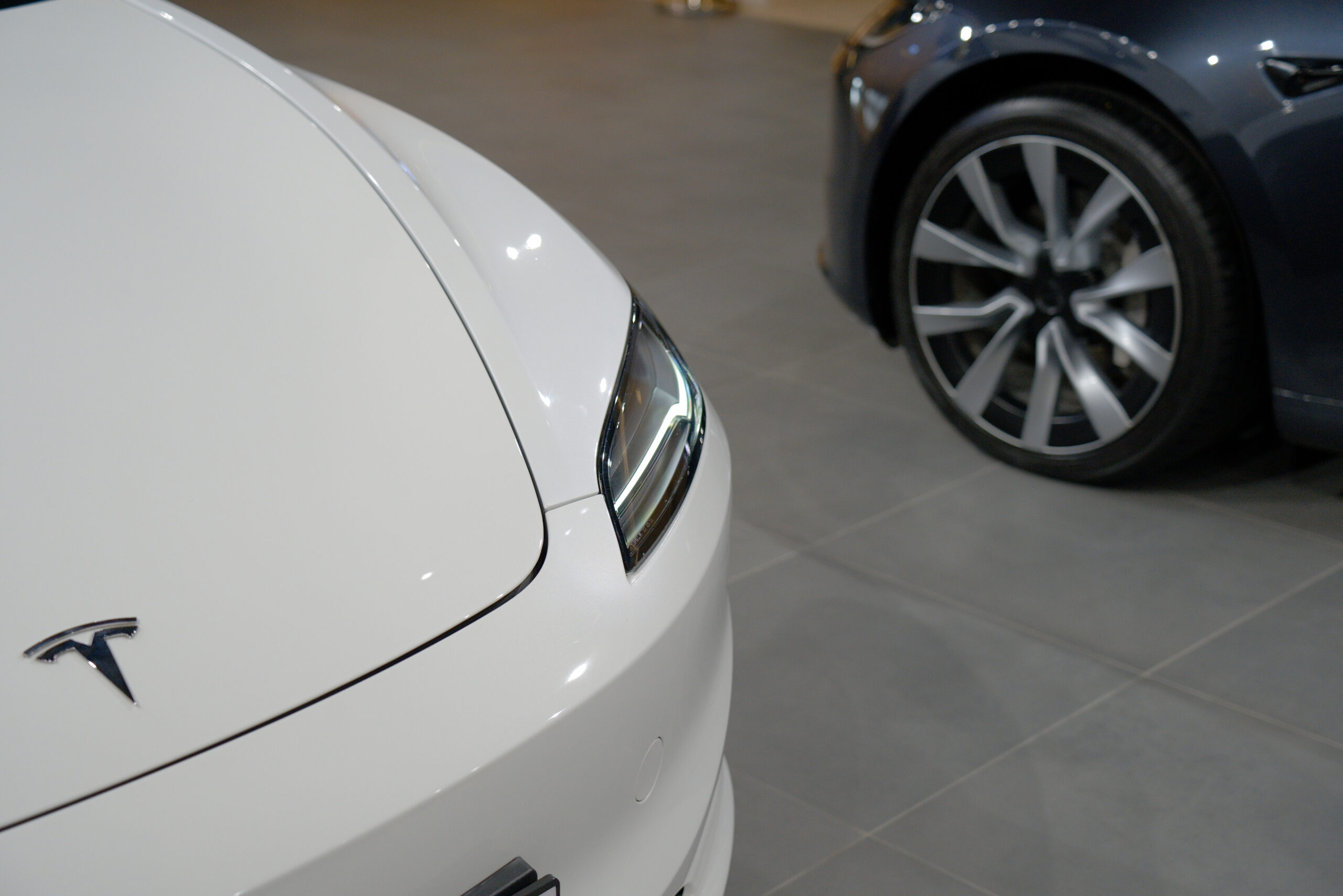 
								Tesla Model 3 2024 Standard Range Plus full									