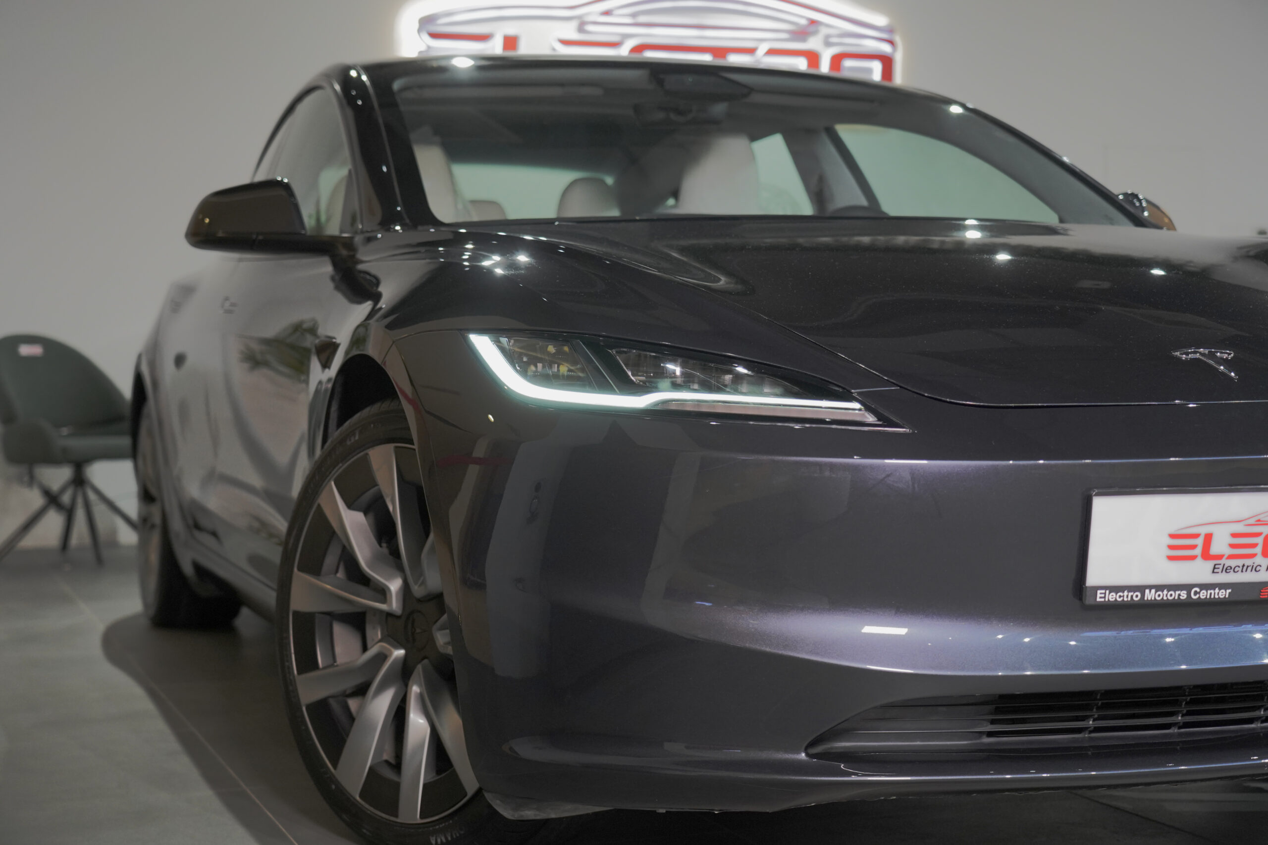 
										Tesla Model 3 2024 Long Range full									
