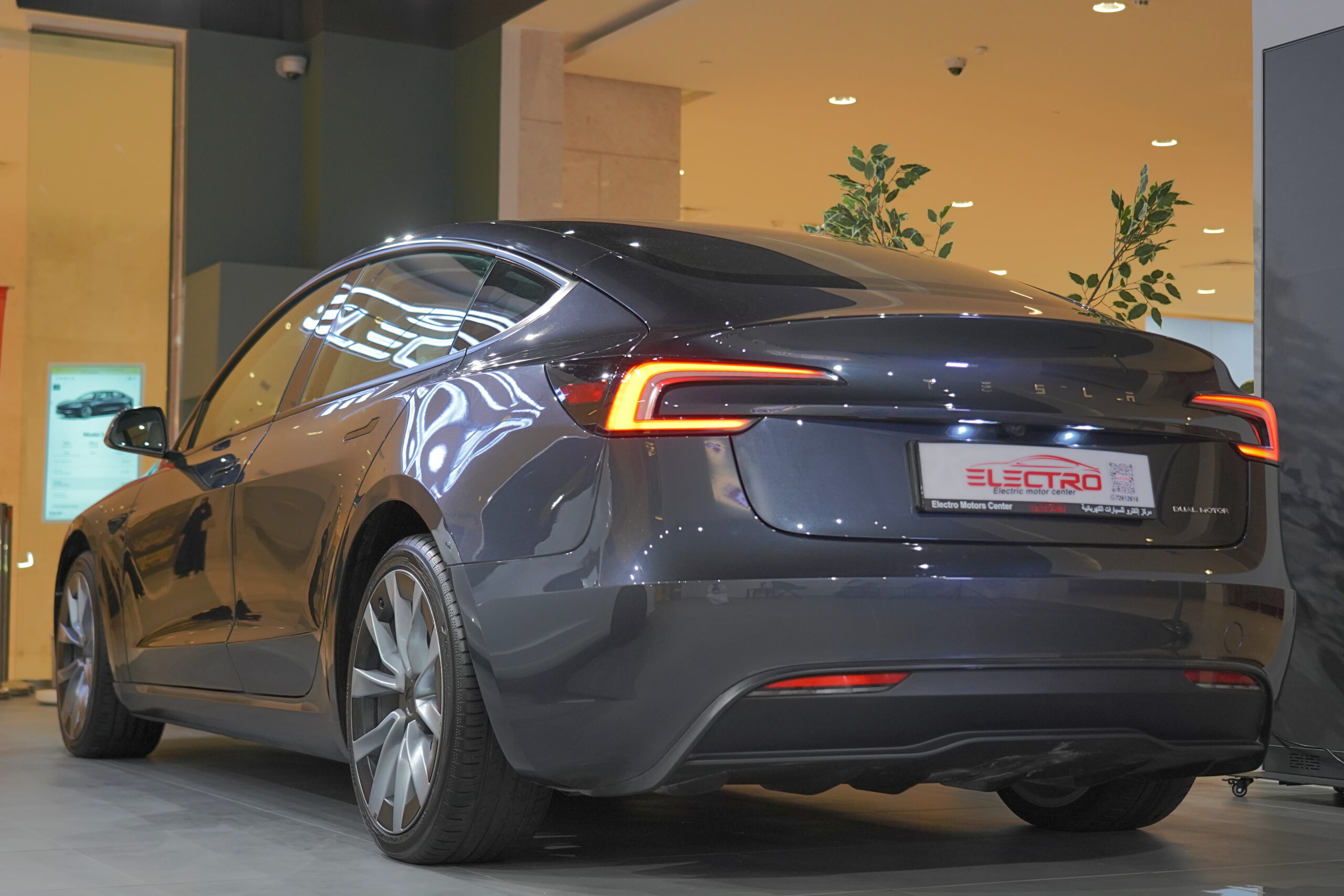 
										Tesla Model 3 2024 Long Range full									