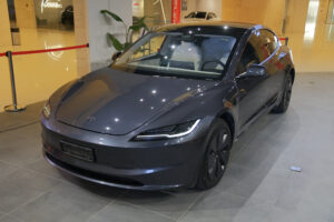 Tesla Model 3 Long Range AWD 2025