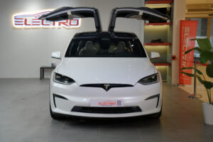 Tesla Model X Plaid 2023