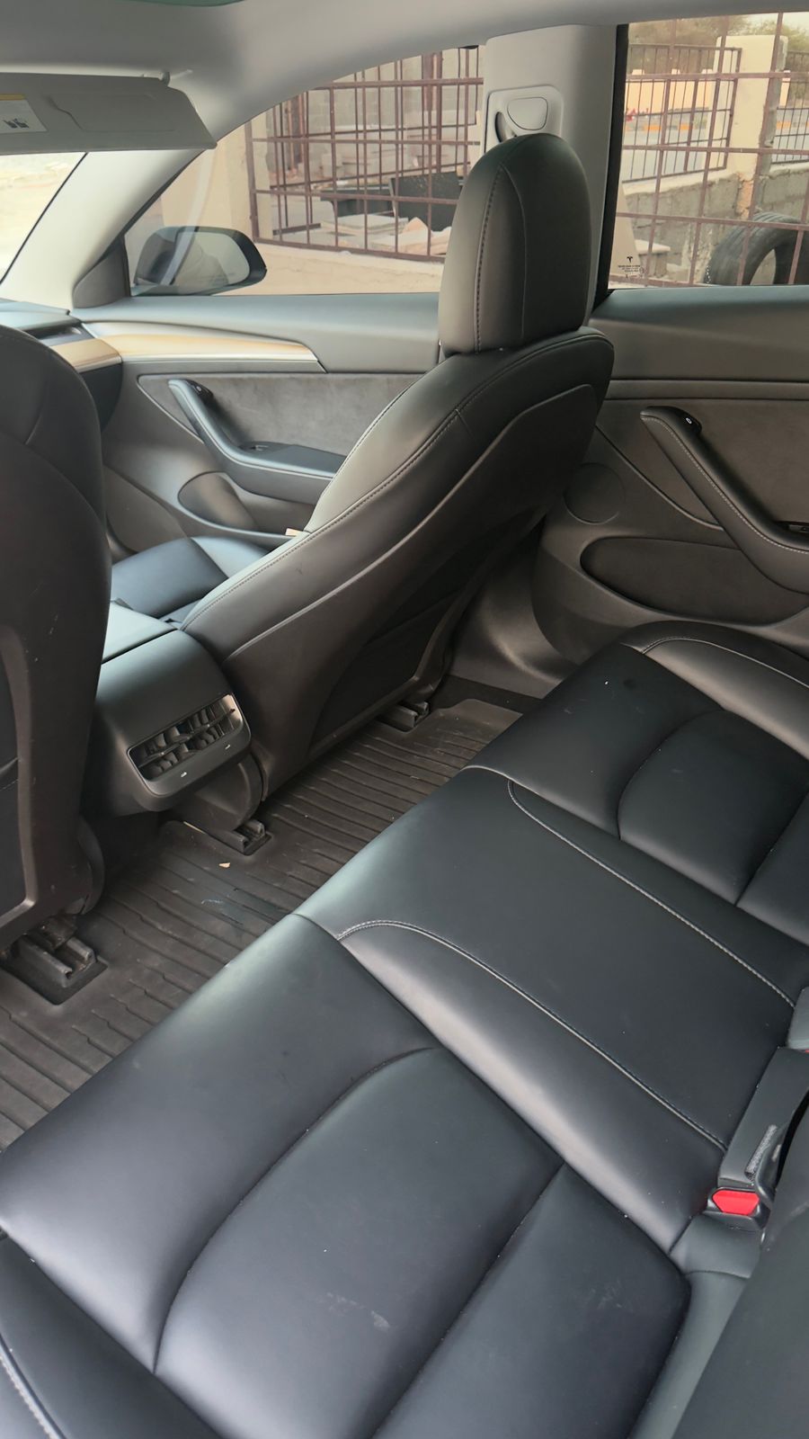 
								Tesla Model 3 Standard Range Plus 2021 full									