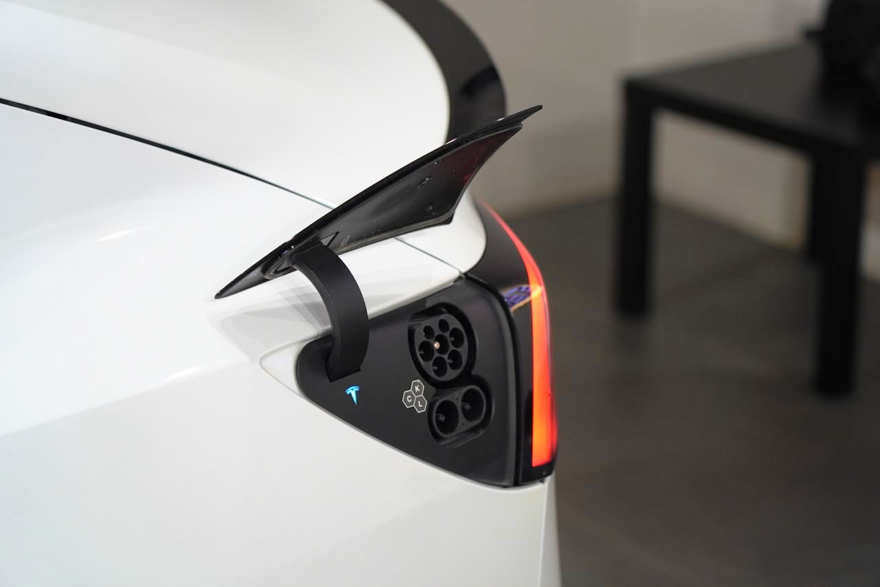 
								Tesla Model 3 Standard Range Plus RWD 2025 full									