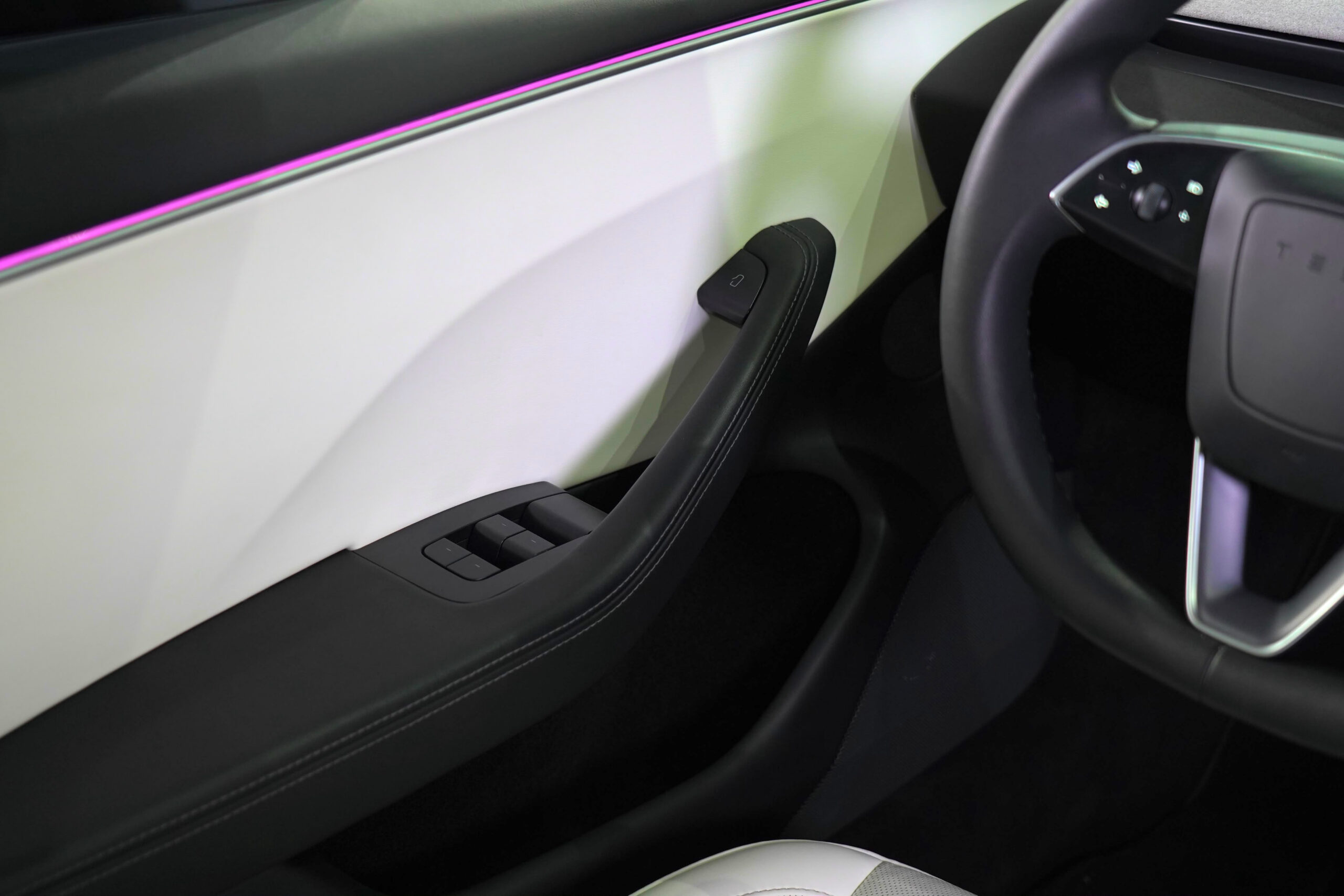 
								Tesla Model 3 Standard Range Plus RWD 2025 full									