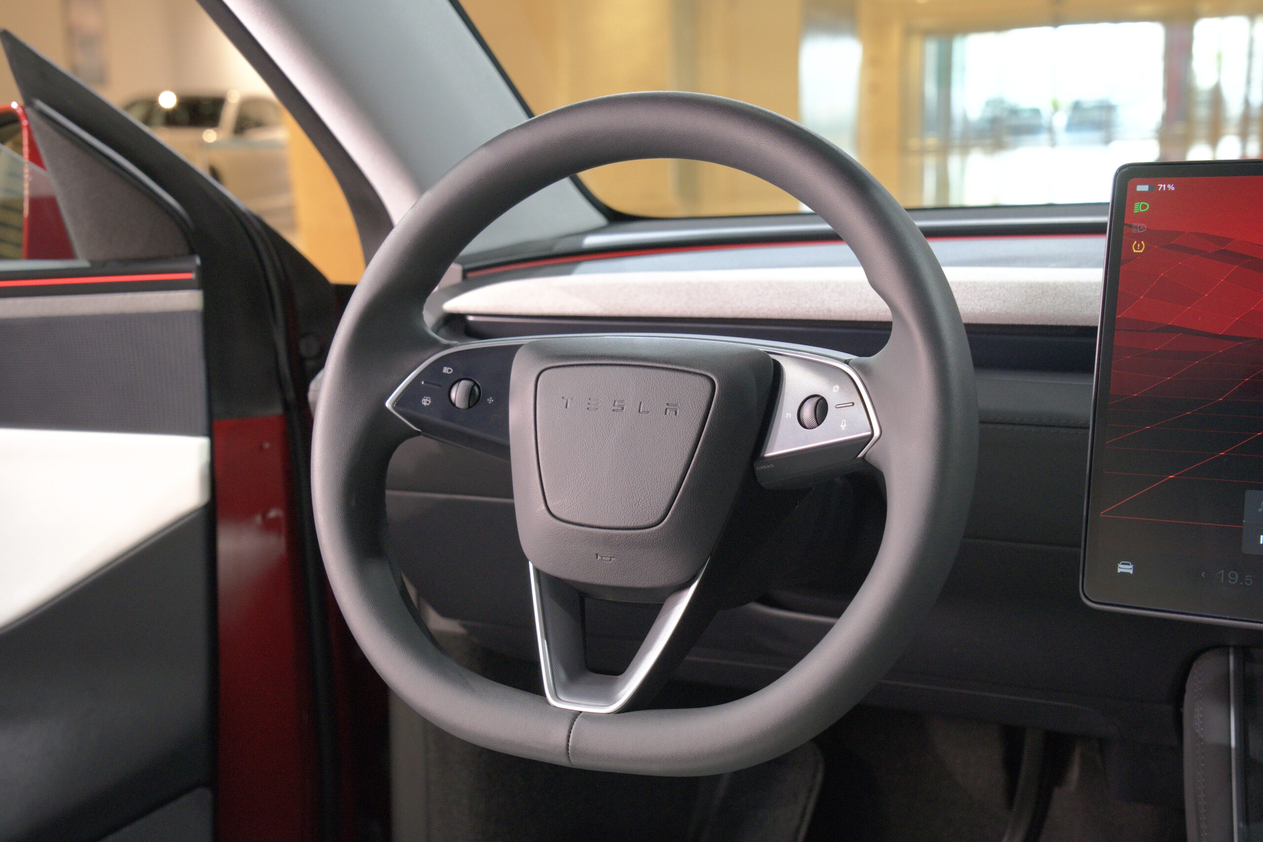 
								Tesla Model Y Long Range AWD 2025 full									