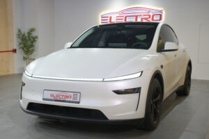 Tesla Model Y Long Range AWD 2025 GCC