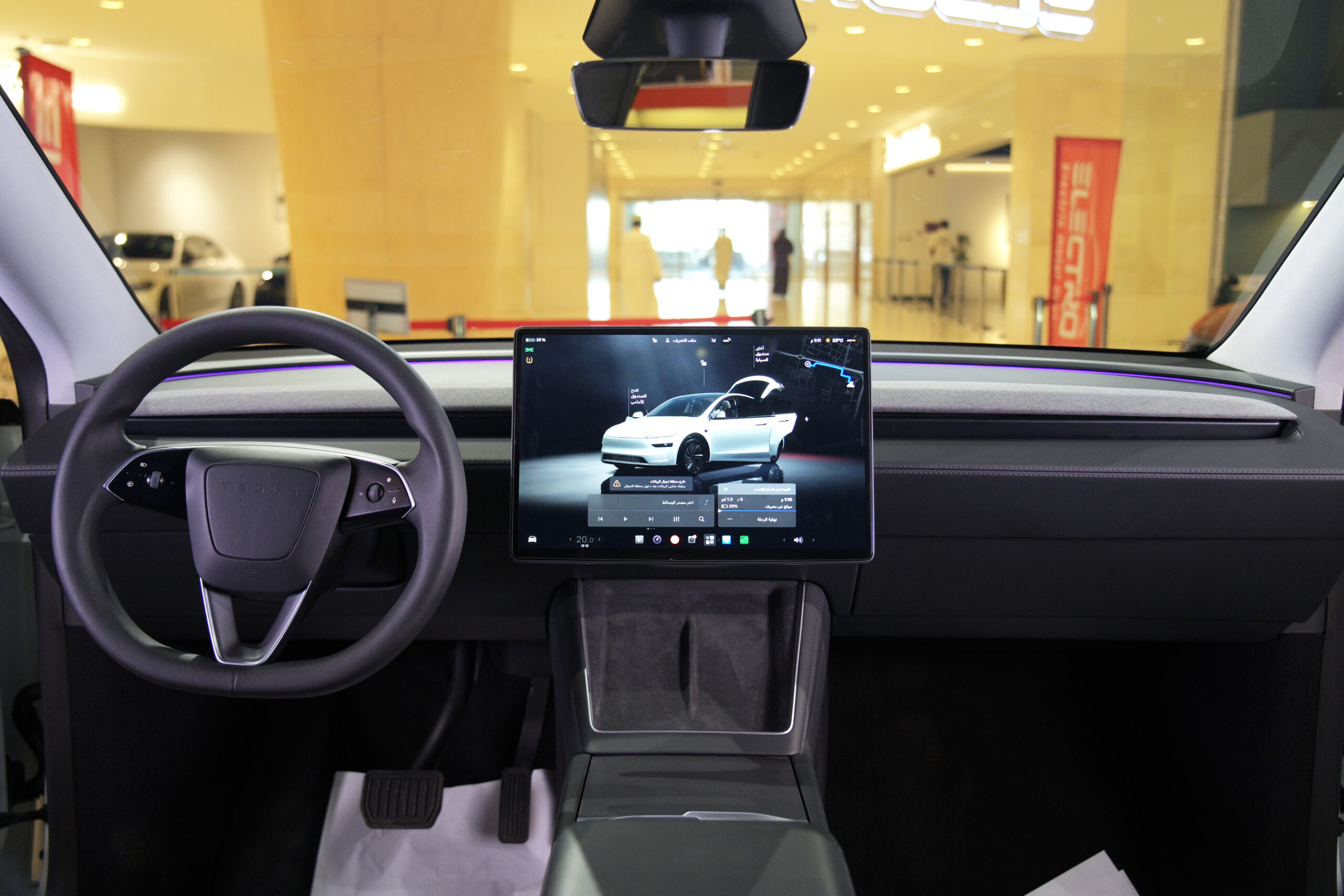 
								Tesla Model Y Long Range AWD 2025 GCC full									