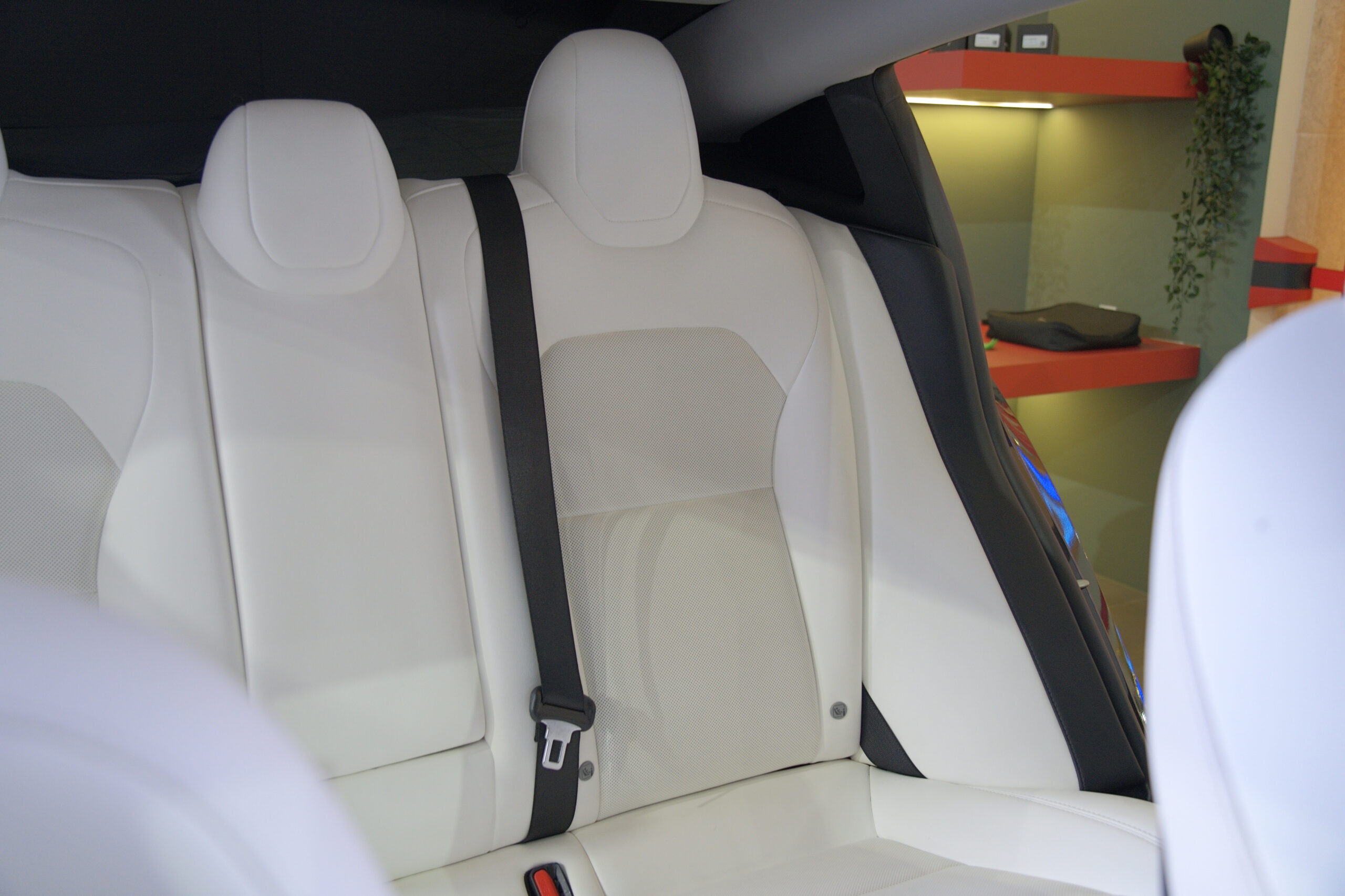 
								Tesla Model 3 Long Range AWD 2024 GCC full									