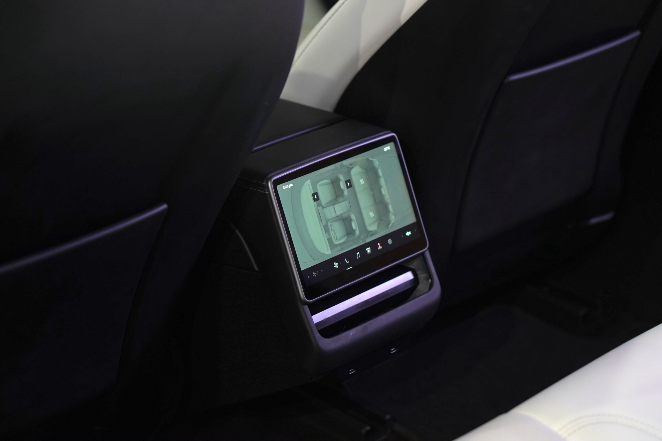
								Tesla Model 3 Standard Range Plus RWD 2025 full									